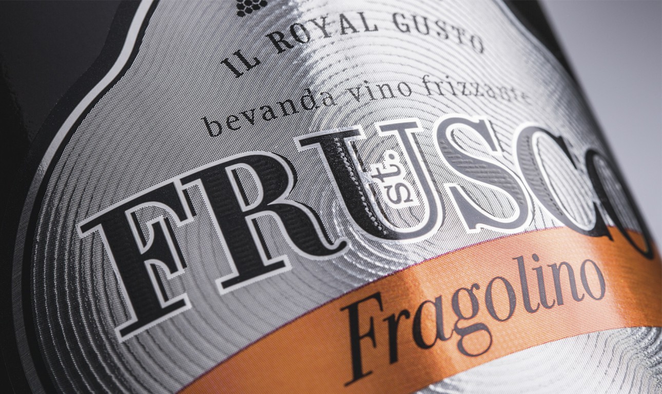 <i>L</i>Дизайн этикетки для игристого вина ST.FRUSCO